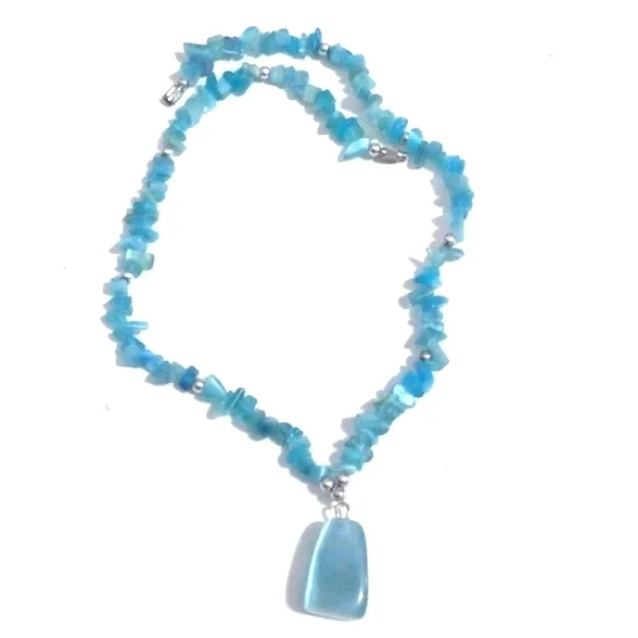 VINTAGE NATURAL BLUE APATITE CHIPS PENDANT BARREL CLASP 17" NECKLACE - Picture 5 of 9